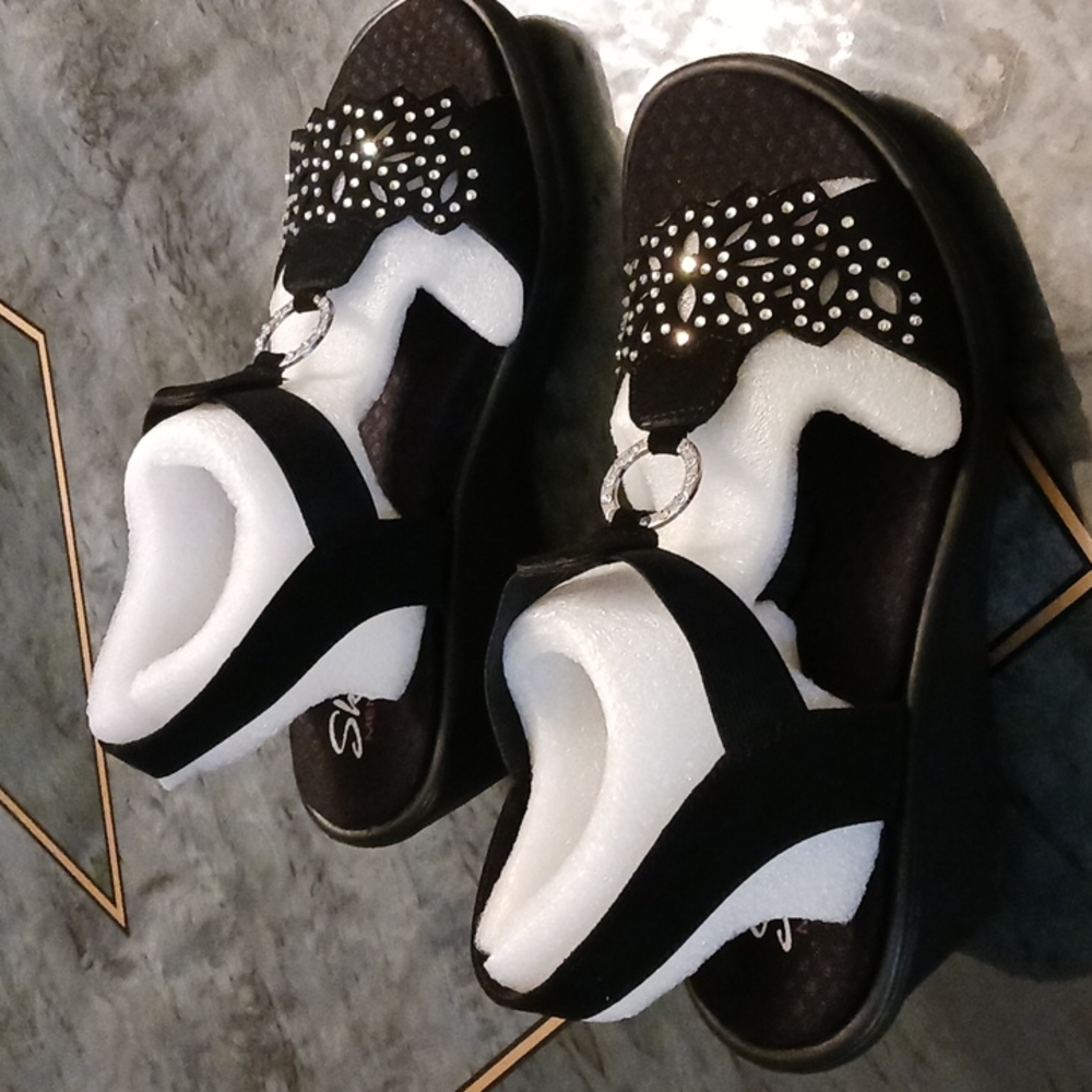 Skechers Size 8 Memory Foam Sneaker's Black